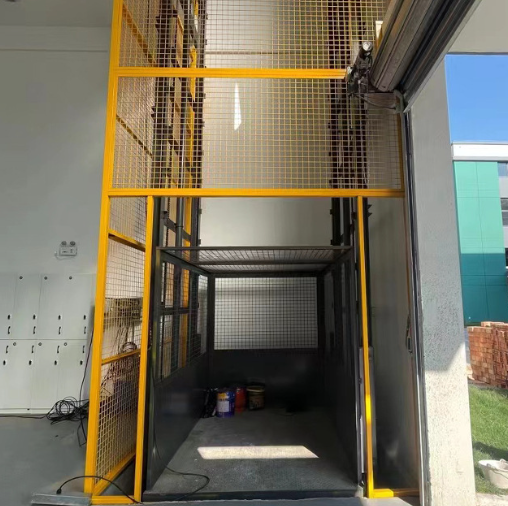 鹤壁导轨式升降机助力物流园破解运输难题